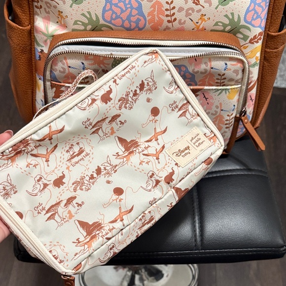 Petunia Pickle Bottom Sync Backpack - Lion king - Picture 3 of 9